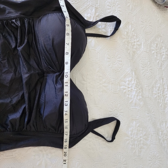 Liz Claiborne One Piece Black Rouched Slimming Soft Cups Swimsuit Size 16 NWT - Picture 4 of 6